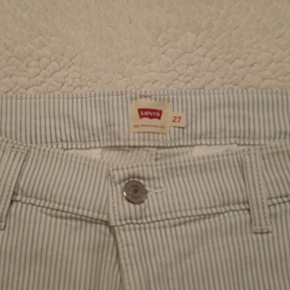 Shorts - Picture 3 of 3